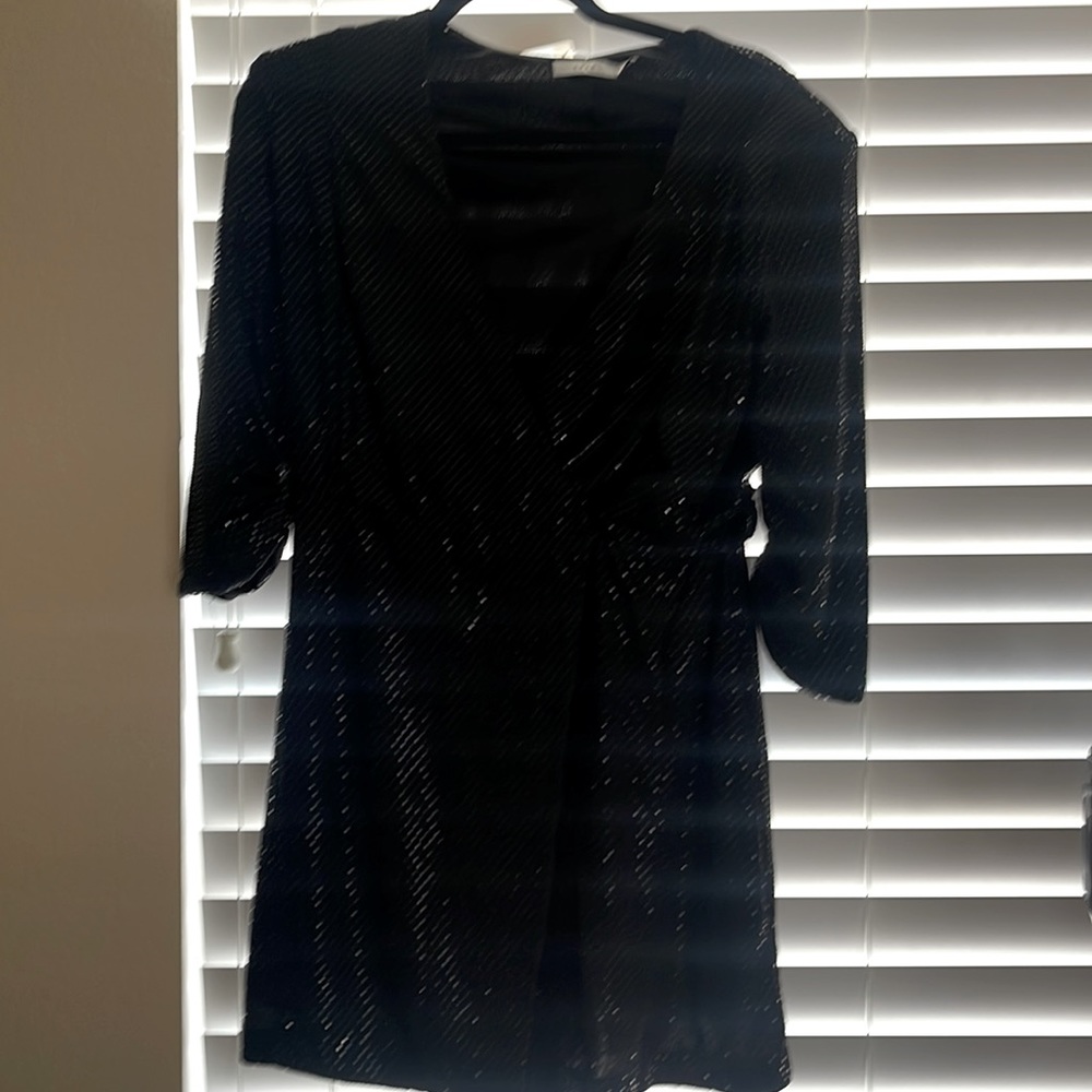 𝙱𝚕𝚊𝚌𝚔 sequins 𝚍𝚛𝚎𝚜𝚜